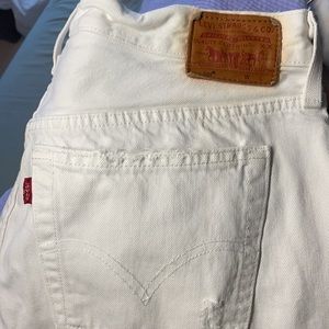 White Levi 501 jeans